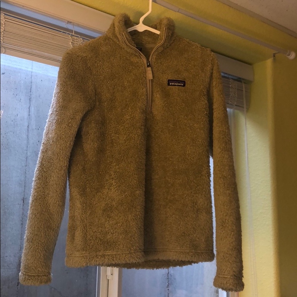 NEW patagonia fuzzy quarterzip